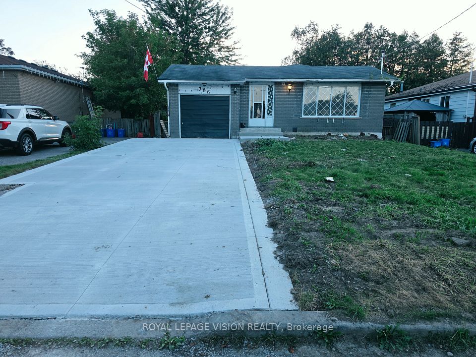 Detached at 706 Leaside Street Bsmt 2, Pickering, ON L1W 2X1, Pickering