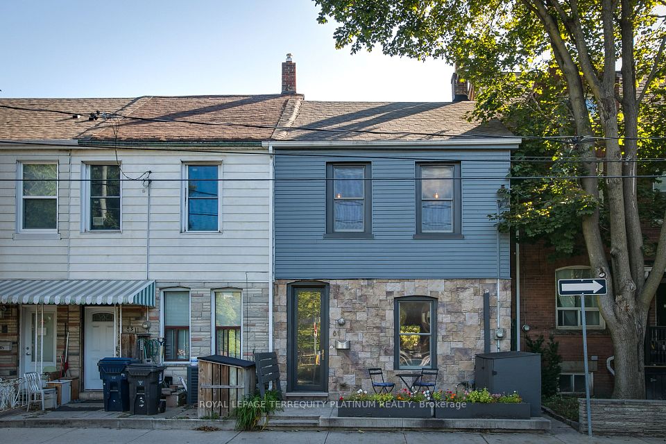 Att/Row/Townhouse at 81 Boulton Avenue, Toronto, ON M4M 2J4, Toronto E01