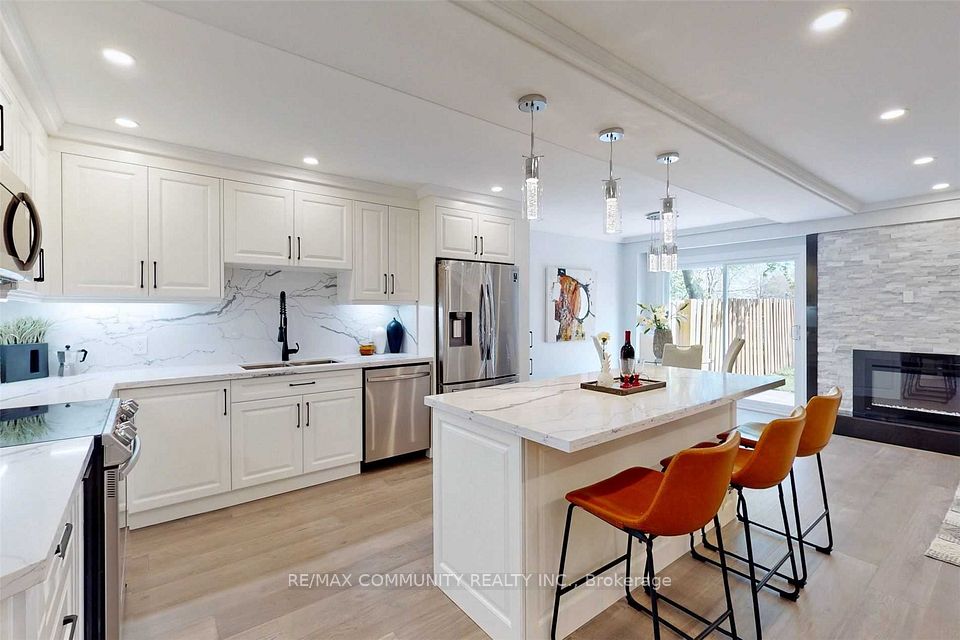 Att/Row/Townhouse at 1216 Charlotte Circle, Pickering, ON L1V 3P8, Pickering