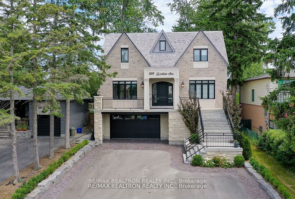 Detached at 809 Fairview Avenue, Pickering, ON L1W 1M7, Pickering