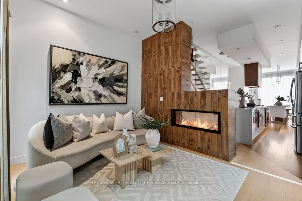 Att/Row/Townhouse at 837 Broadview Avenue TH-07, Toronto, ON M4K 2P9, Toronto E03