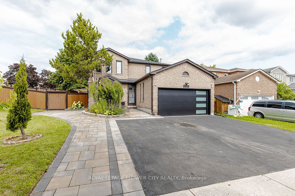 Duplex at 1530 Somergrove Crescent, Pickering, ON L1X 2K7, Pickering