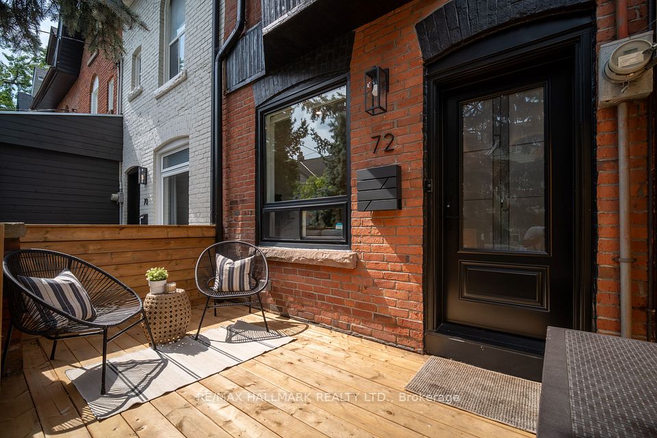Att/Row/Townhouse at 72 Hamilton Street, Toronto, ON M4M 2C8, Toronto E01