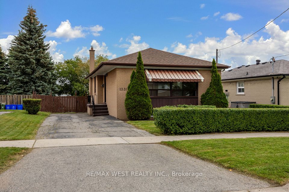 Detached at 1331 Sharbot Street, Oshawa, ON L1J 1K1, Oshawa
