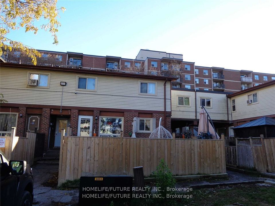 Att/Row/Townhouse at 255 Porter Street 2, Oshawa, ON L1J 1N3, Oshawa