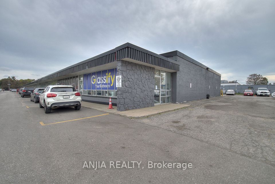 1710 Midland Avenue 17, Toronto, ON M1P 3C7
