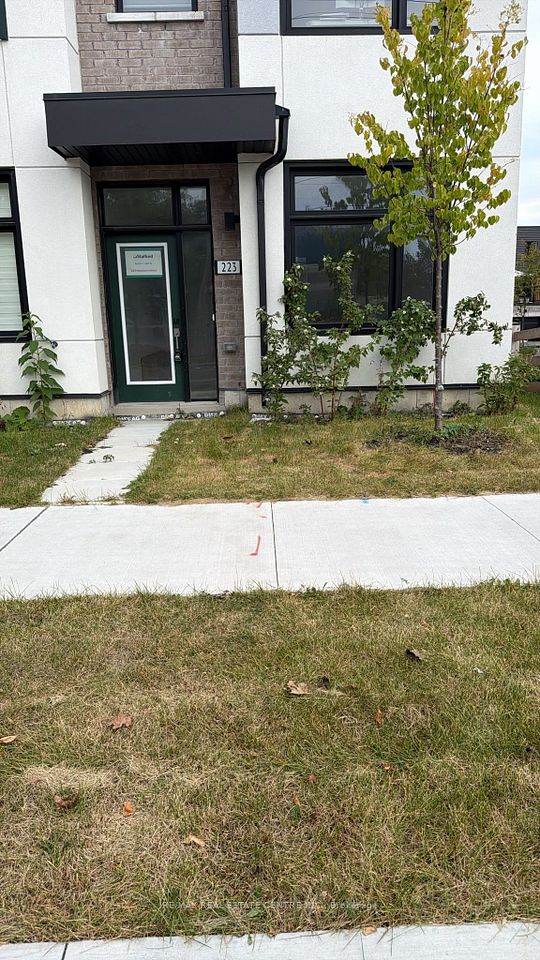 223 Monarch Avenue, Ajax, ON L1S 7M3