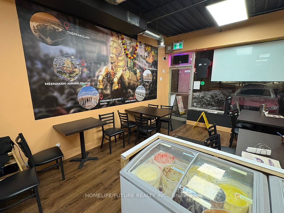 284-296 Markham Road 296, Toronto, ON M1J 3C5