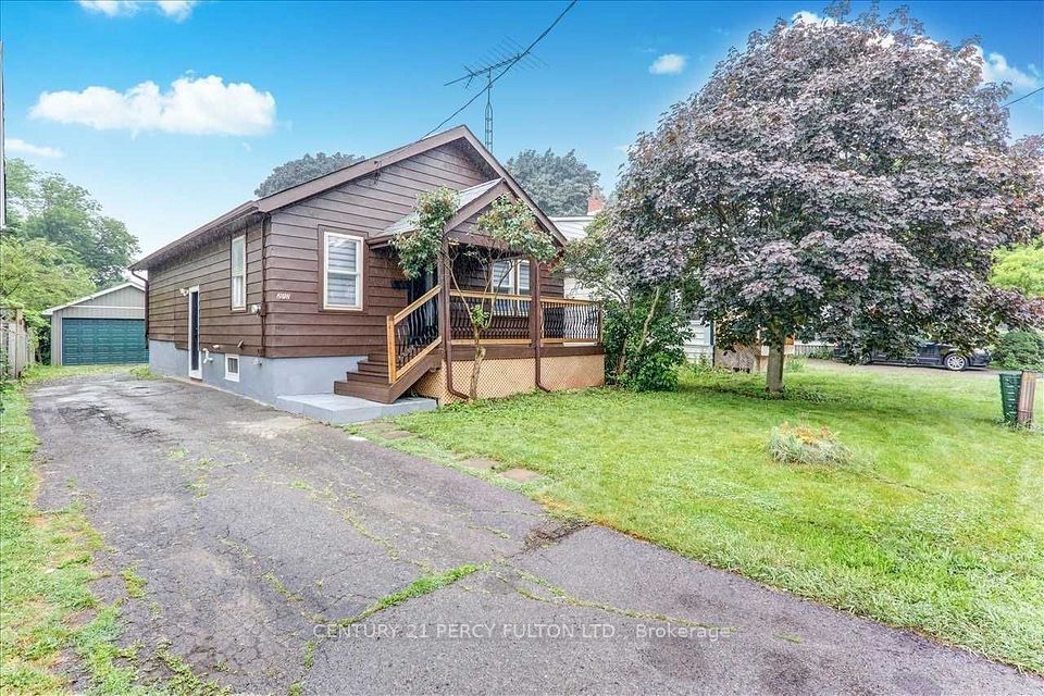Detached at 212 Burk Street Main, Oshawa, ON L1J 4C3, Oshawa