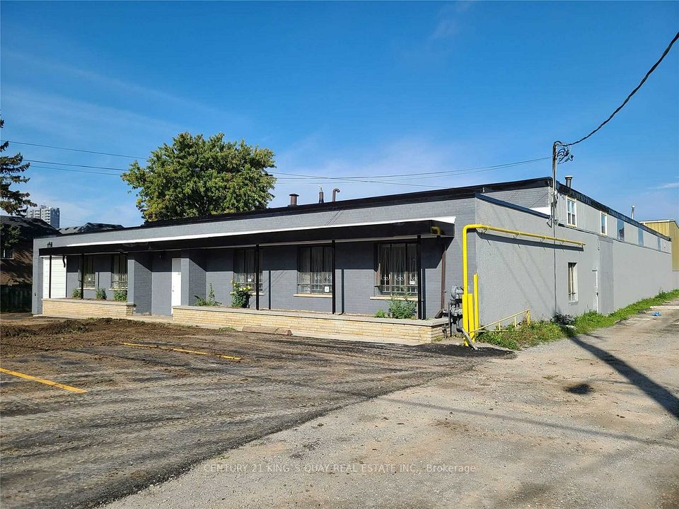 38 Milne Avenue, Toronto, ON M1L 1K1