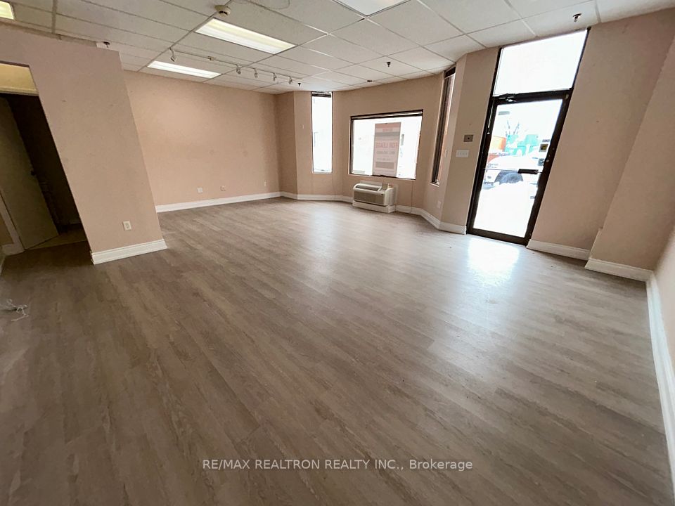 153 Brock Street N 6, Whitby, ON L1N 4H3