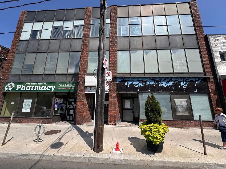 739 Broadview Avenue, Toronto, ON M4K 3Y3