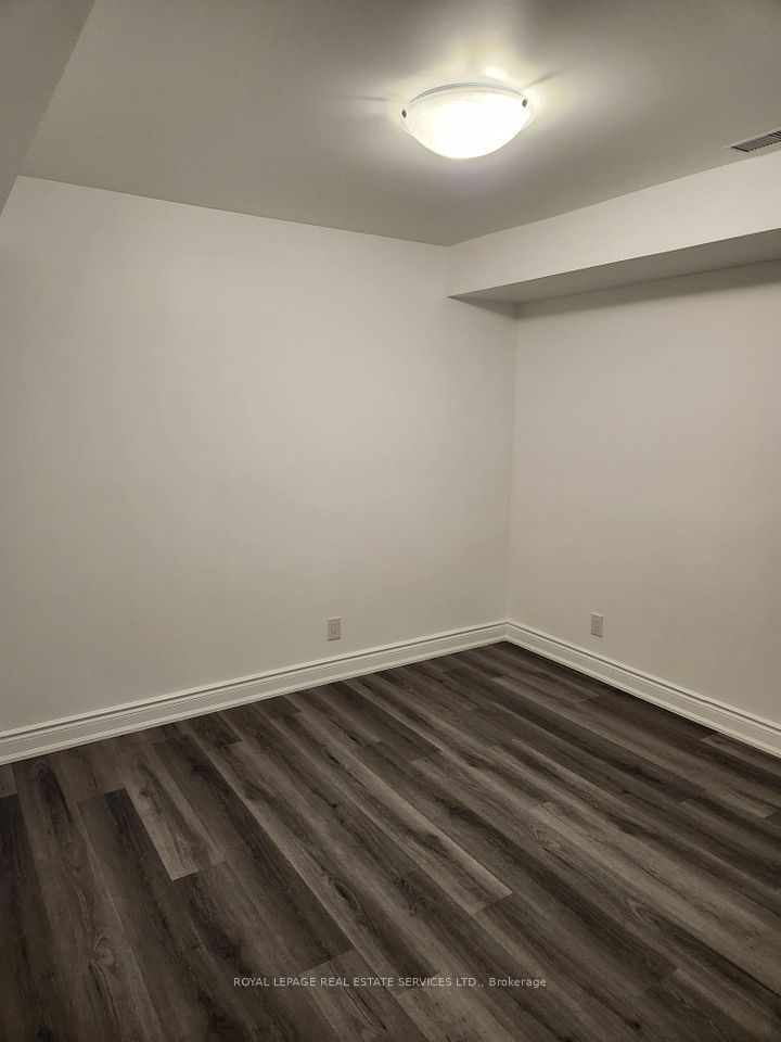 2820 Danforth Avenue 207, Toronto, ON M4C 1M1