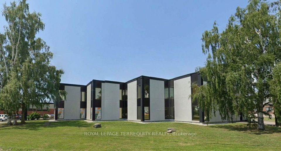 1450 Hopkins Street 205, Whitby, ON L1N 2C3