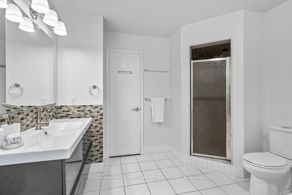 60 Spiers Crescent, Ajax, ON L1S 6Y6 19