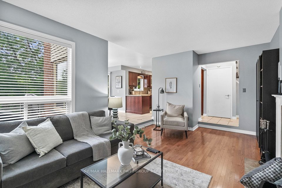 60 Spiers Crescent, Ajax, ON L1S 6Y6 13