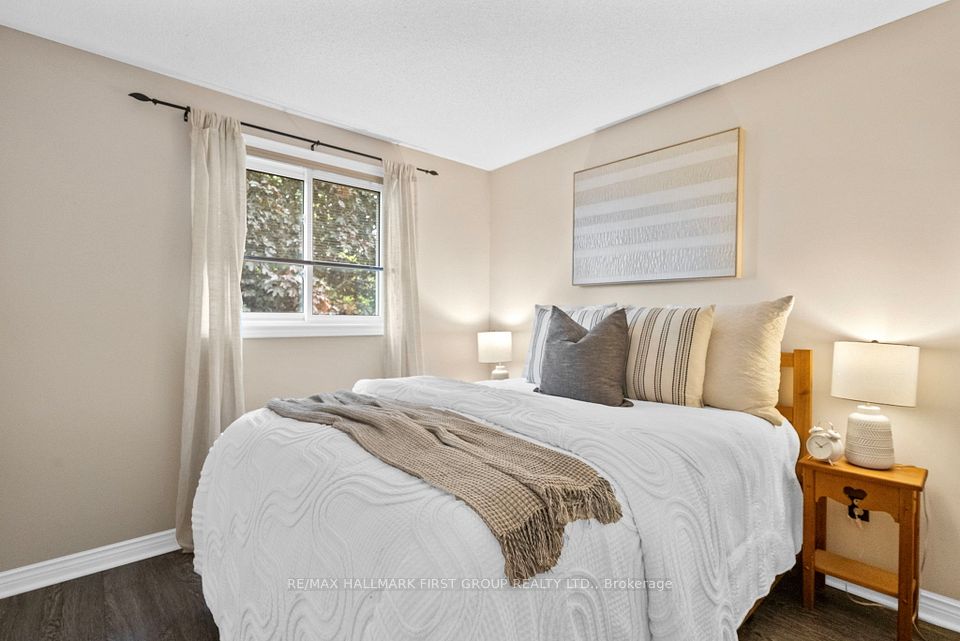 60 Spiers Crescent, Ajax, ON L1S 6Y6 21