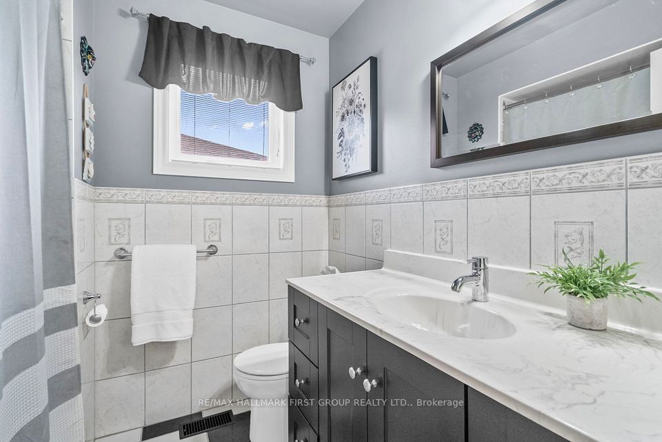 60 Spiers Crescent, Ajax, ON L1S 6Y6 22