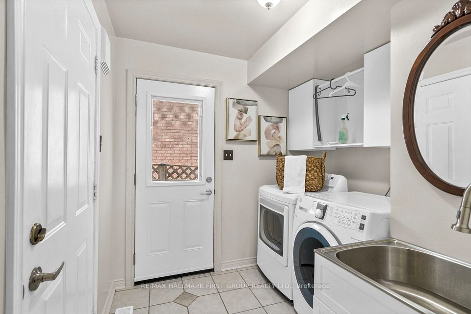 60 Spiers Crescent, Ajax, ON L1S 6Y6 16