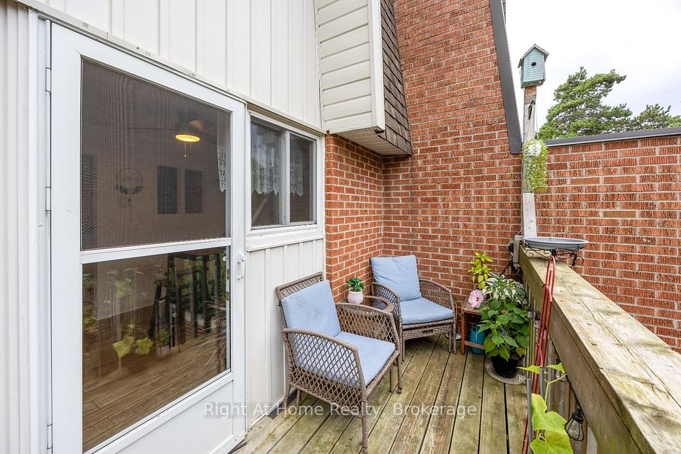 10 Newing Court, Ajax, ON L1S 2T6 16