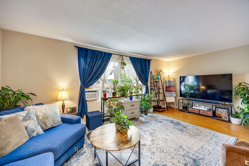10 Newing Court, Ajax, ON L1S 2T6 20