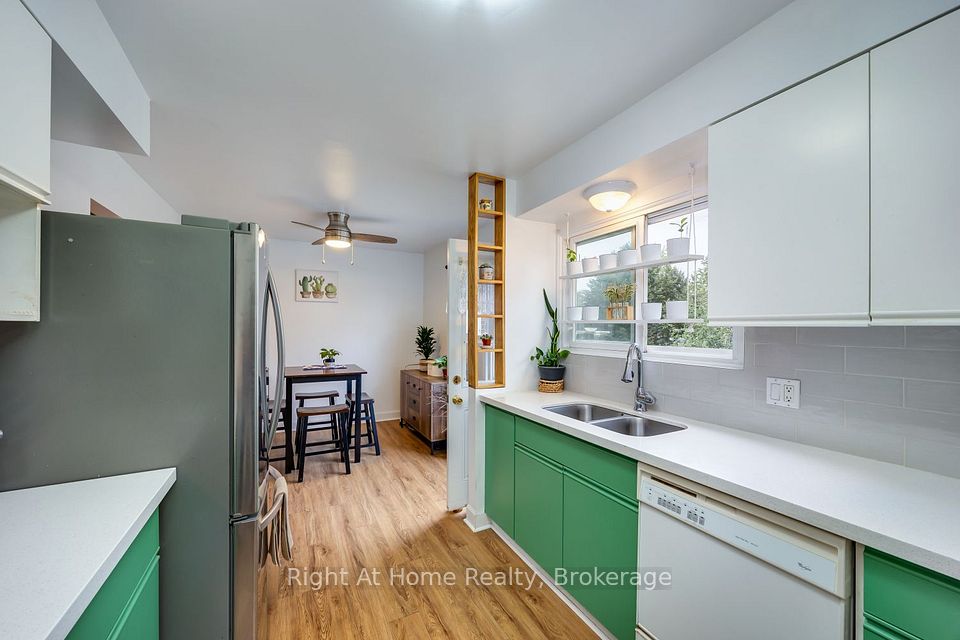 10 Newing Court, Ajax, ON L1S 2T6 10