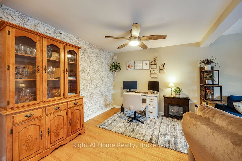 10 Newing Court, Ajax, ON L1S 2T6 21