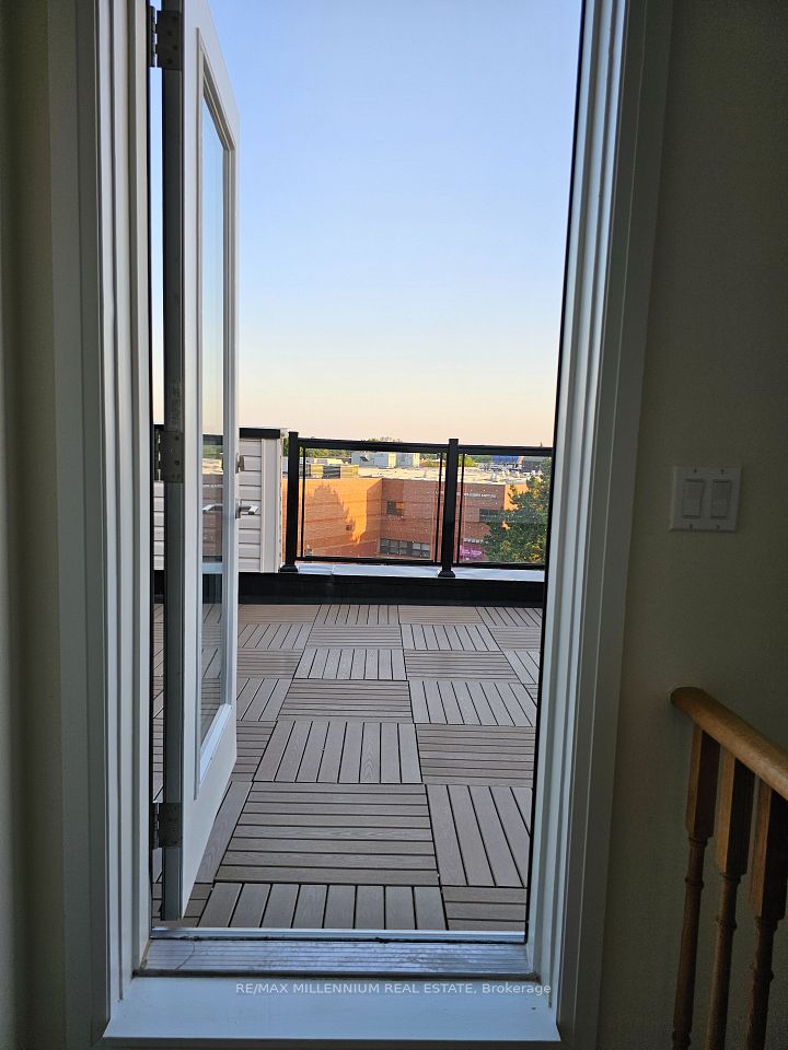 145 Tapscott Road 27, Toronto, ON M1B 1Y4 8