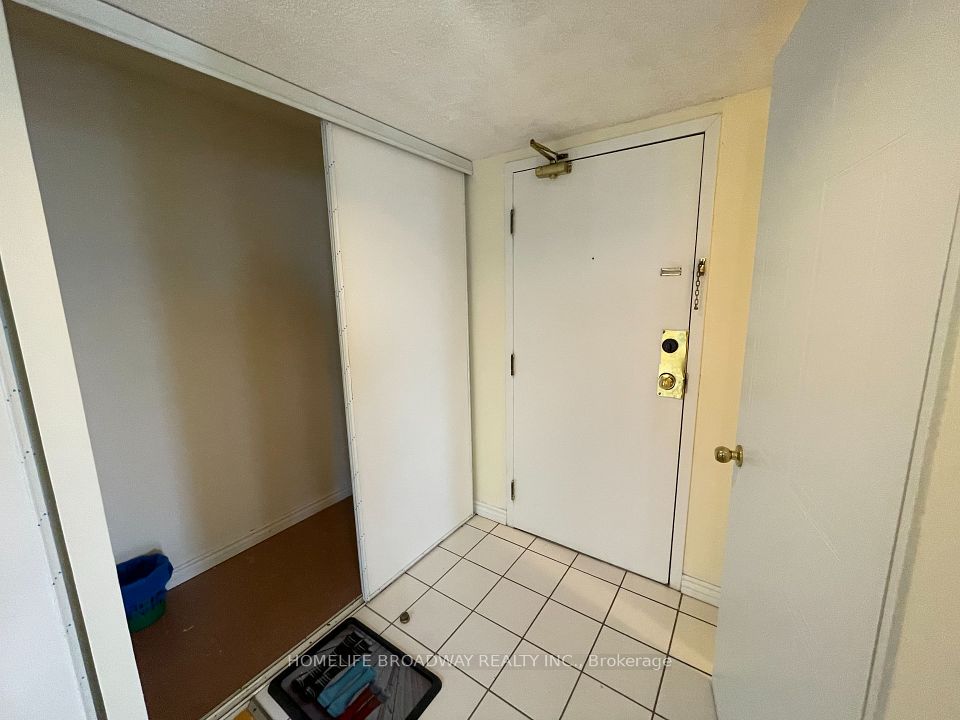 80 Alton Towers Circle 1714, Toronto, ON M1V 5E8 9