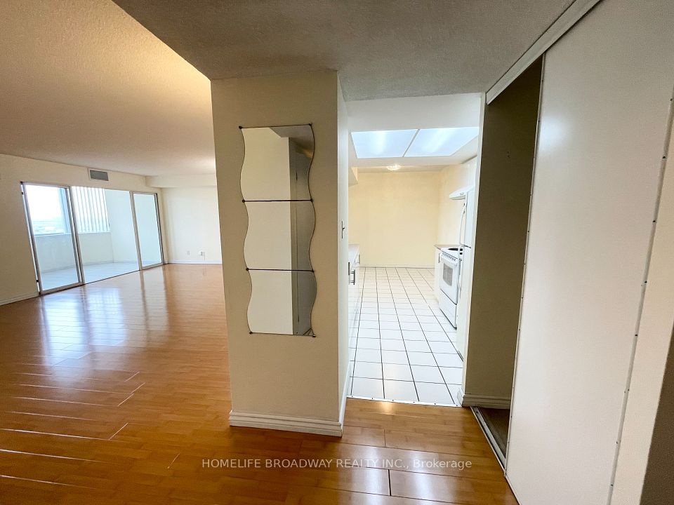 80 Alton Towers Circle 1714, Toronto, ON M1V 5E8 4