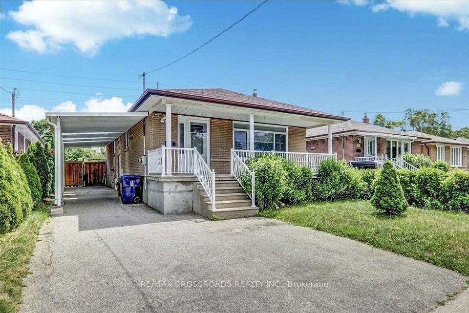 43 Sophia Drive, Toronto, ON M1H 1Z3 2