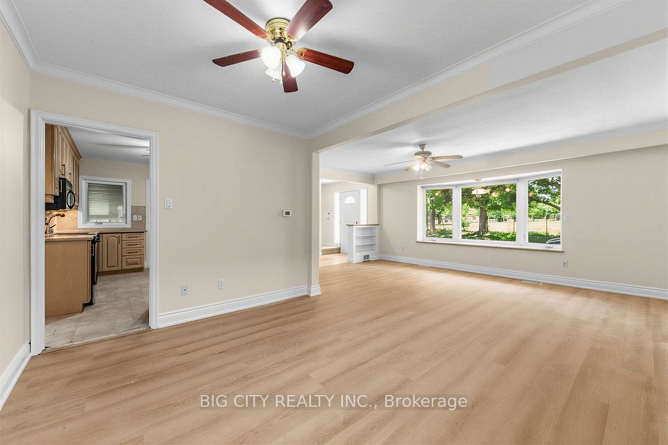 30 Lozoway Drive, Toronto, ON M1K 2Y4 5