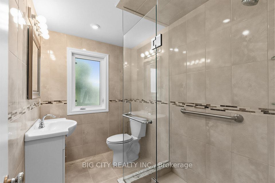 30 Lozoway Drive, Toronto, ON M1K 2Y4 9