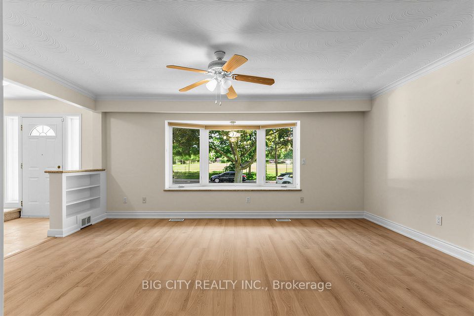 30 Lozoway Drive, Toronto, ON M1K 2Y4 3
