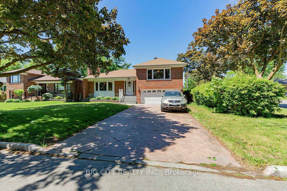 30 Lozoway Drive, Toronto, ON M1K 2Y4 2