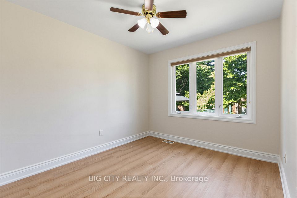 30 Lozoway Drive, Toronto, ON M1K 2Y4 6