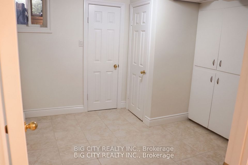 30 Lozoway Drive, Toronto, ON M1K 2Y4 24