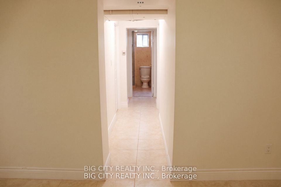 30 Lozoway Drive, Toronto, ON M1K 2Y4 22