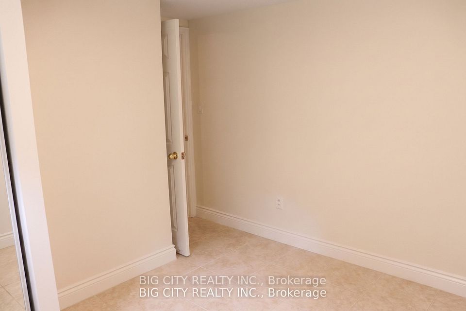 30 Lozoway Drive, Toronto, ON M1K 2Y4 20