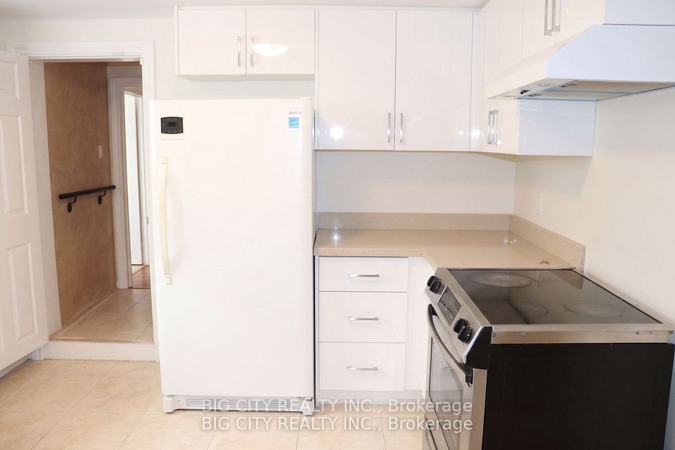30 Lozoway Drive, Toronto, ON M1K 2Y4 17