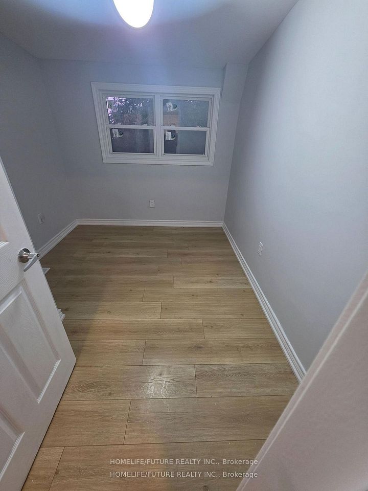 2983 Lawrence Avenue E, Toronto, ON M1P 2V6 2
