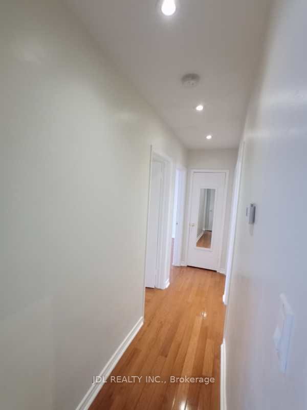 73 Shilton Road Main, Toronto, ON M1S 2J8 13