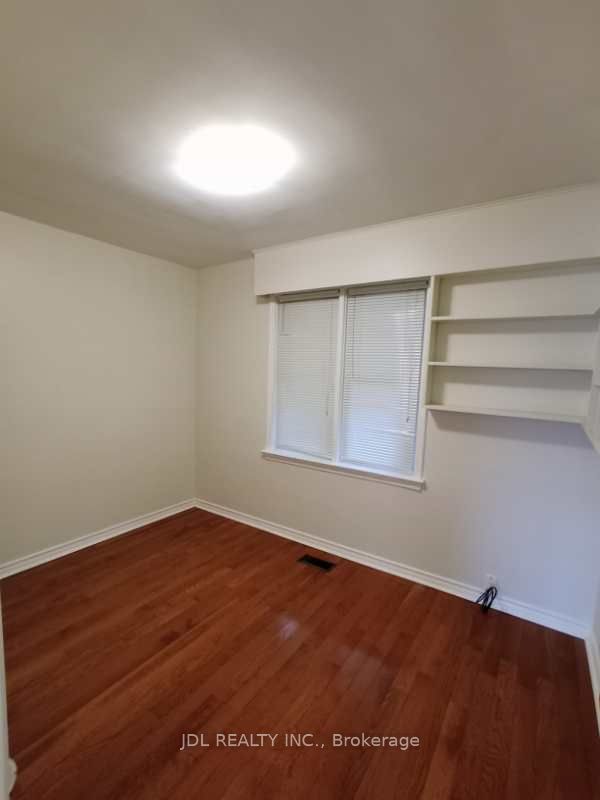 73 Shilton Road Main, Toronto, ON M1S 2J8 12