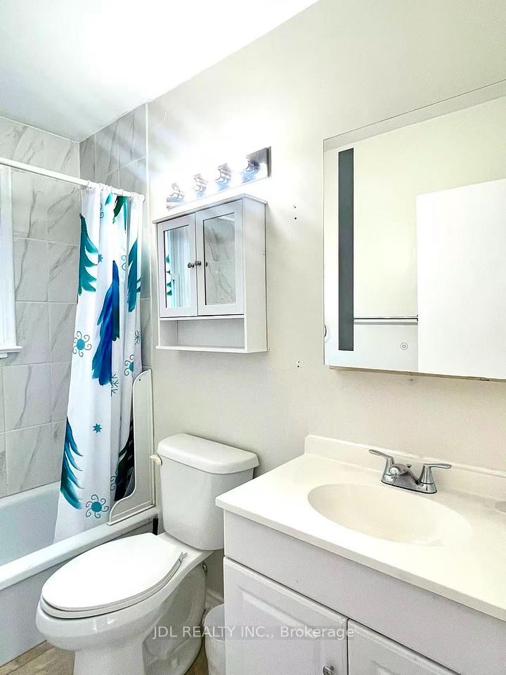 73 Shilton Road Main, Toronto, ON M1S 2J8 17