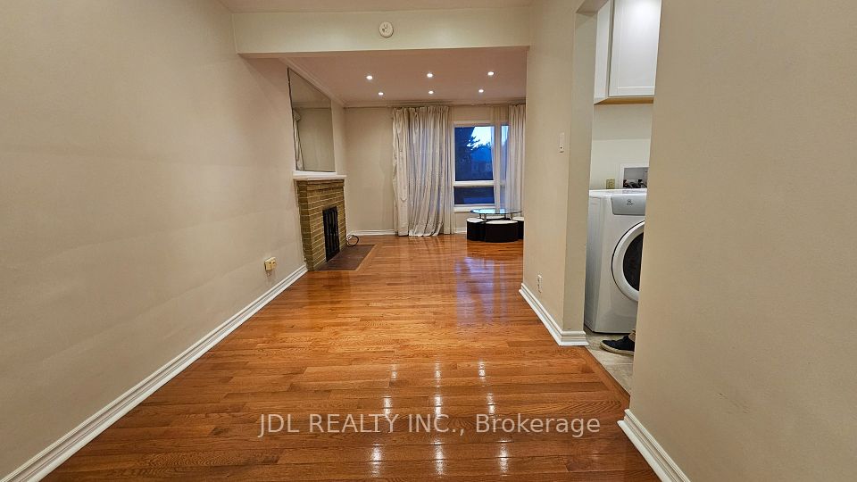 73 Shilton Road Main, Toronto, ON M1S 2J8 3