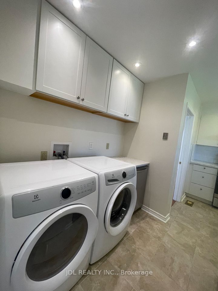 73 Shilton Road Main, Toronto, ON M1S 2J8 8