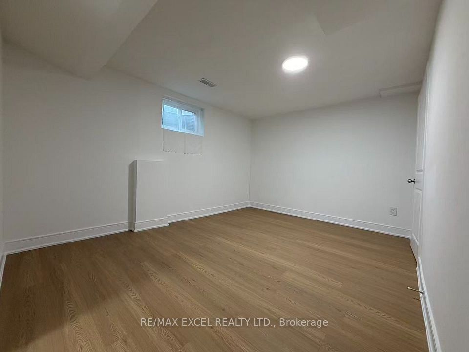 21 Lovekin Grove Bsmt, Toronto, ON M1T 3T5 6