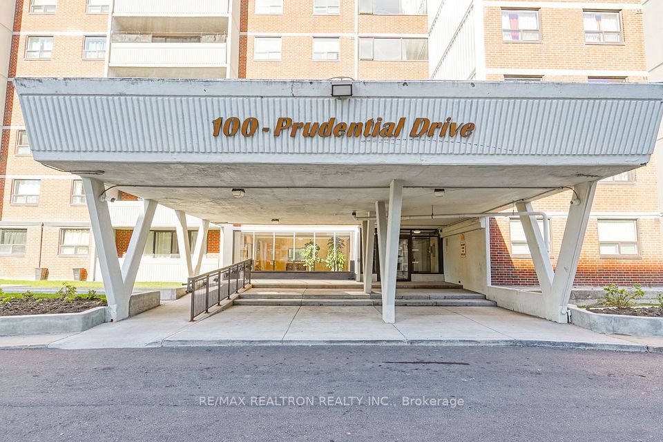 100 Prudential Drive 304, Toronto, ON M1P 4V4 2