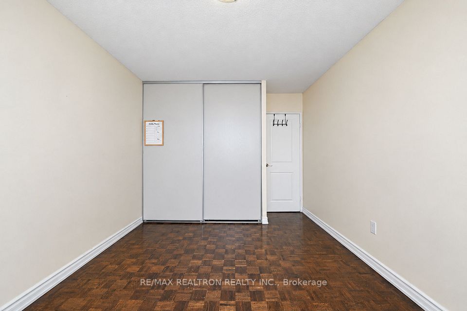 100 Prudential Drive 304, Toronto, ON M1P 4V4 17