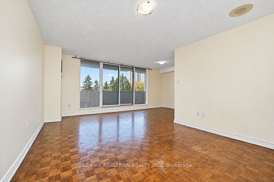 100 Prudential Drive 304, Toronto, ON M1P 4V4 7